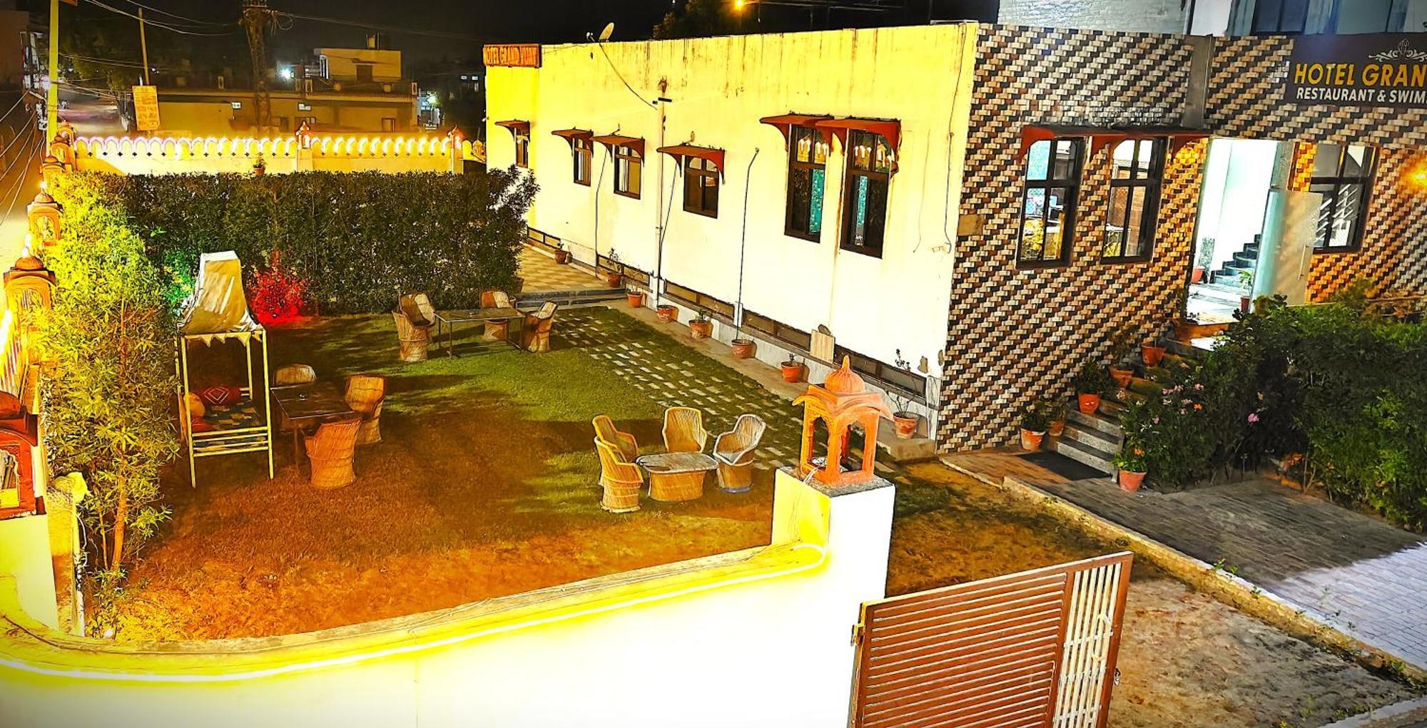 Hotel Grand Vijay Pushkar Exteriör bild